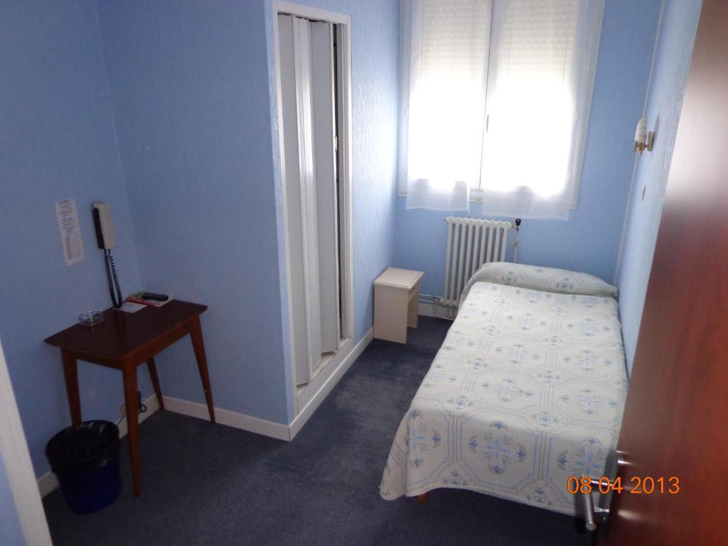 Hôtel Hélios Lourdes Quarto foto
