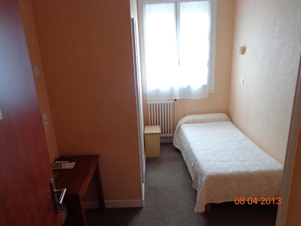 Hôtel Hélios Lourdes Quarto foto